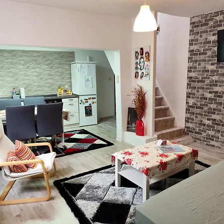 Апартаменты 65qm Mit Innenhof - Netflix - Gameroom - Wlan - - Ps3 - Populaere Umgebung 'lindener Berg' *