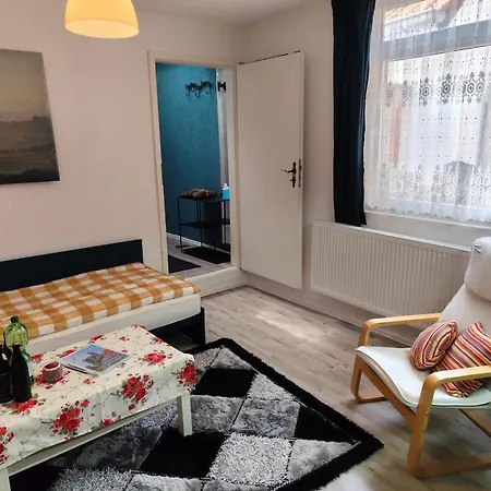 65qm Mit Innenhof - Netflix - Gameroom - Wlan - - Ps3 - Populaere Umgebung 'lindener Berg' *