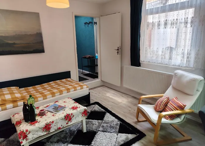 65qm Mit Innenhof - Netflix - Gameroom - Wlan - - Ps3 - Populaere Umgebung 'lindener Berg' *