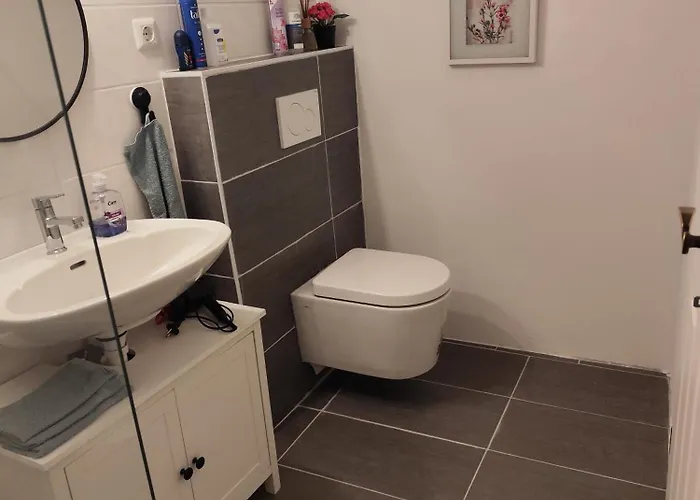 65qm Mit Innenhof - Netflix - Gameroom - Wlan - - Ps3 - Populaere Umgebung 'lindener Berg' Apartman *